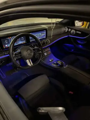 Mercedes-Benz E 200 Mercedes-Benz E 200 Coupé AMG Line