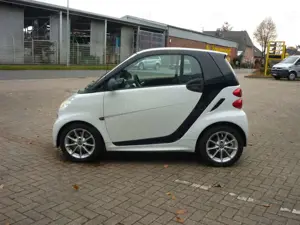 smart forTwo fortwo coupe Micro Hybrid Drive+Klima Bild 3