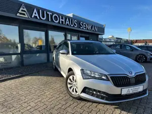 Skoda Superb 2.0 TDI DSG Combi*NAVI*AHK*SHZ*CARPLAY*