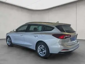 Ford Focus Turnier 1.0 EcoBoost Hybrid Aut. COOLCONNEC Bild 3