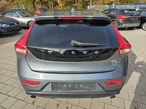 Volvo V40 Momentum Bild 3