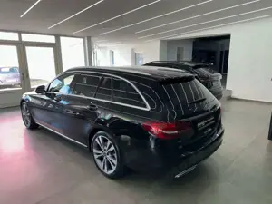 Mercedes-Benz C 300 T*Totwinkel*LED*Kamera*AppleCarPlay* Bild 4