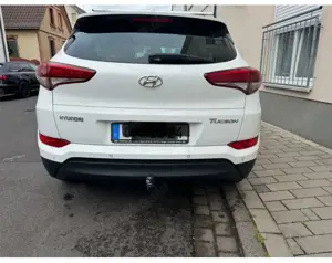 Hyundai TUCSON blue 1.6 GDi 2WD Passion Bild 2