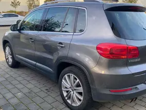 Volkswagen Tiguan Tiguan 2.0 TDI DPF 4Motion BlueMotion Techn. DSG Bild 4