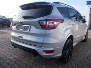 Ford Kuga 4WD ST-Line, Xenon, Key Free, Navi, AHK, 19" Alu Bild 4