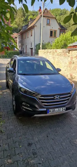 Hyundai TUCSON blue 1.7 CRDi 2WD Classic