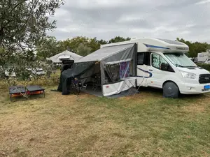 Caravans-Wohnm Chausson Flash 617,  Teilintegriert Bild 4