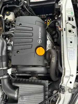 Opel Astra Astra Fließheck  5-Türer 1.8 Sport Bild 4