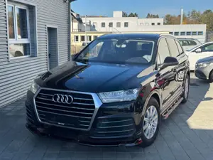 Audi Q7 3.0 TDI quattro S Line / 7-Sitze /