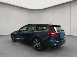 Volvo V60 B4 Ultimate-Dark Aut Glasd Leder 360° BW 18'' Bild 3