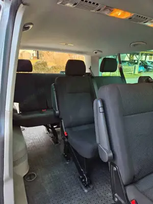 Volkswagen T6 Caravelle Caravelle DSG Lang 4MOTION Comfortline Bild 4