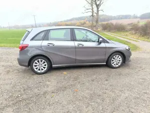 Mercedes-Benz B 180 B 180 7G-DCT Bild 3