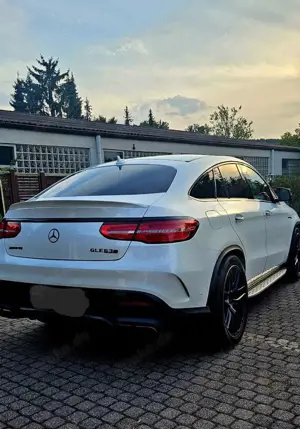 Mercedes-Benz GL 63 AMG 4Matic Speedshift Plus 7G-TRONIC Bild 2