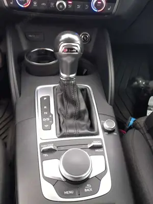 Audi A3 S LINE SPORT   AUTOMATIK //  GARANTIE MÖGLI Bild 4