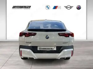 BMW iX2 eDrive20 DAB LED Komfortzg. Parkassistent Bild 5
