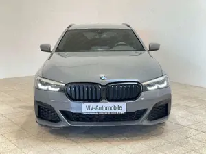 BMW 520 d Touring M Sport *FACELIFT*1.Hand*HK*R-CAM* Bild 2