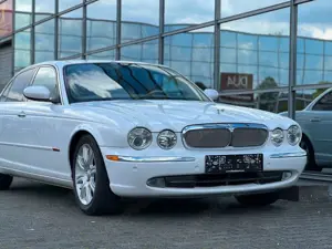 Jaguar XJ8
