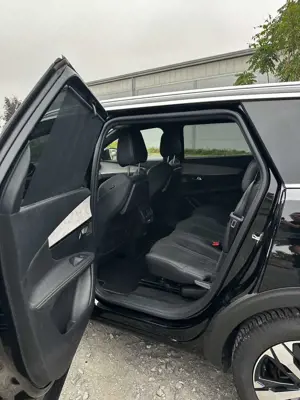 Peugeot 5008 BlueHDi 130 EAT8 GT Bild 3