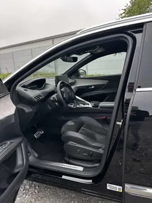 Peugeot 5008 BlueHDi 130 EAT8 GT Bild 2