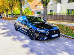 Jaguar XE XE P250 Aut. R-Dynamic SE Bild 3