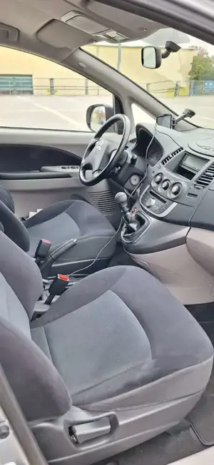 Mitsubishi Grandis 2.0 DI-D Invite Bild 5