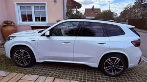 BMW X1 BMW xDrive 30 e M Sport Vollausst. Garantie 12/28