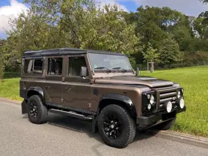 Land Rover Defender 110 Station Wagon Rough