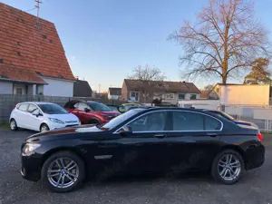 BMW 750 Bild 4