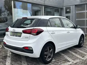 Hyundai i20 1.2 Select Bluetooth*Regensensor*Klima Bild 5