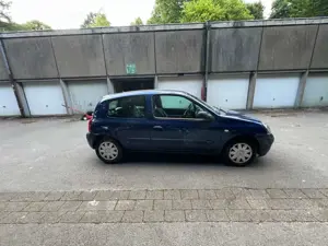 Renault Clio Clio 1.2 16VEmotion Bild 2