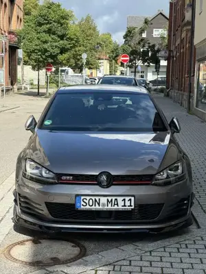 Volkswagen Golf GTI mit KW Suspension