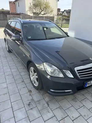 Mercedes-Benz E 300 T CDI DPF BlueEFFICIENCY 7G-TRONIC Bild 5