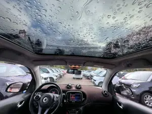smart forTwo *PERFECT*PANORAMA*NAVI*SITZHEIZUNG Bild 3