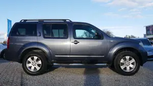 Nissan Pathfinder Bild 2