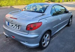 Peugeot 206 206 CC Bild 2