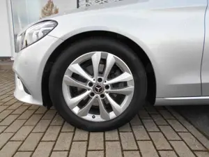 Mercedes-Benz C 200 AVANTGARDE 184PS LED#NAVI#SHZ#GRA#PDC#RÜKAM Bild 4