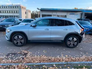 Mercedes-Benz GLA 200 Progressive Advanced/AHK/Memory/LED/Cam Bild 3