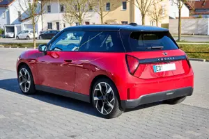 MINI Cooper MINI 3-TÜRER Elektro E Classic Trim Bild 3