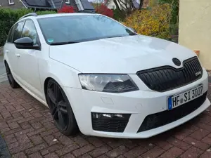 Skoda Octavia Octavia Combi 2.0 TDI (Green tec) DSG RS