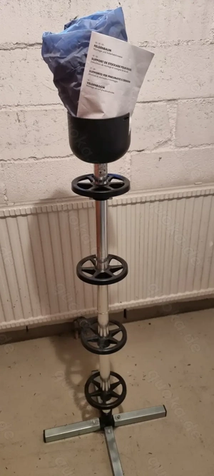 Der Felgenbaum mit einer Schutzhülle