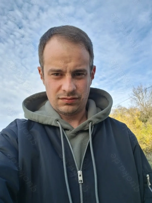 Er sucht eine nette Frau für Sex, Gerne Ehefrau, Hausfrau, Single, usw...