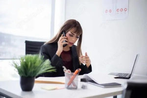 Suche Job im Büro als Assistentin oder Bürohilfe 