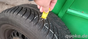 Autoreifen mit Felgen zu verkaufen 