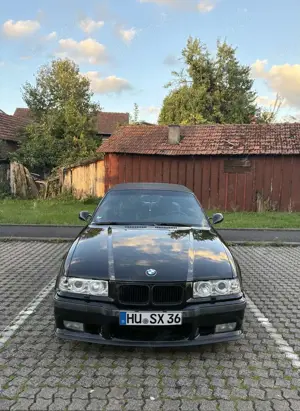 BMW 325 325i Bild 2