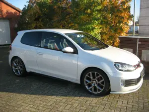 Volkswagen Golf GTI Golf VI 3-Türer 2.0 DSG adidas