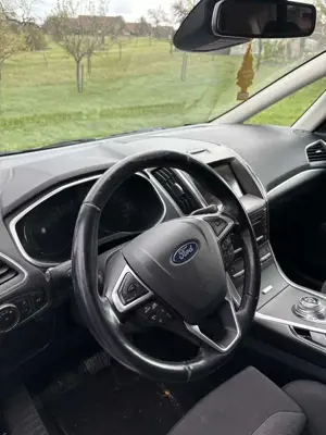 Ford S-Max 2.0 EcoBlue Aut. TREND Bild 3