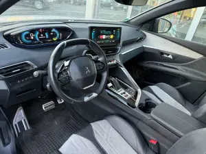 Peugeot 3008 GT Hybrid 225 Bild 5