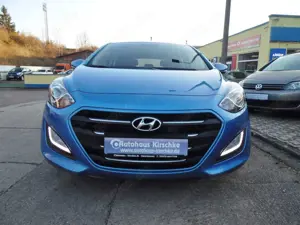 Hyundai i30 blue Trend/Kamera/Navi/1.Hand/LED/wenig km! Bild 2
