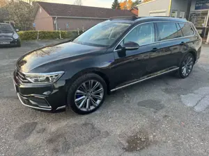 Volkswagen Passat Variant GTE R-Line/Panorama/AHK/Leder