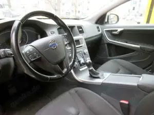Volvo V60 2.0D HU 5-26 Navi/Klima/PDC/Tempo Bild 5